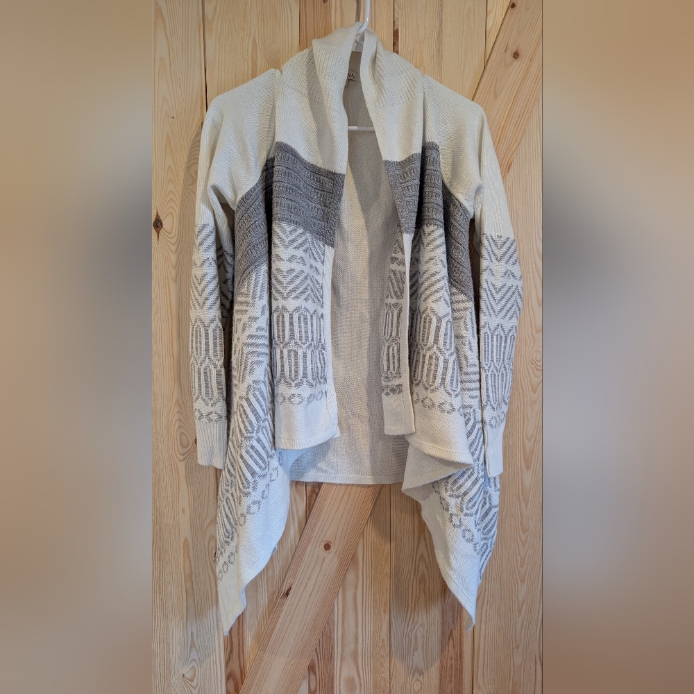 Target Women's Cream and Gray Geometric Cardigan